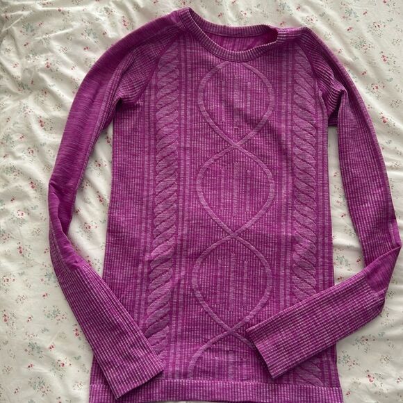 Lululemon Mulberry Purple / Pink Long Sleeve Top with spiral Women’s Size 4 - Picture 2 of 7